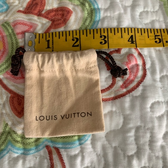 Louis Vuitton Beige Drawstring Pouch - Picture 4 of 5